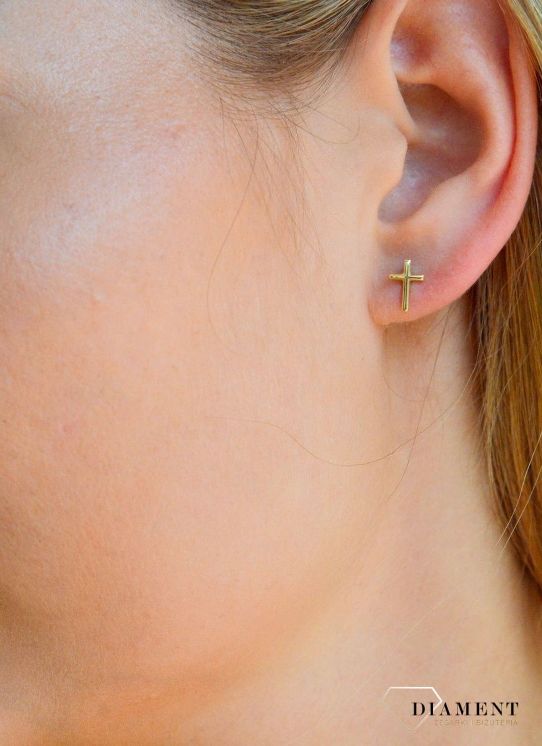 Złote kolczyki damskie 375 krzyżyki KL 6230 375. Złote kolczyki damskie. Złote kolczyki wkrętki. Kolczyki damskie złote idealne na prezent. Kolczyki damskie złote na sztyft..jpg